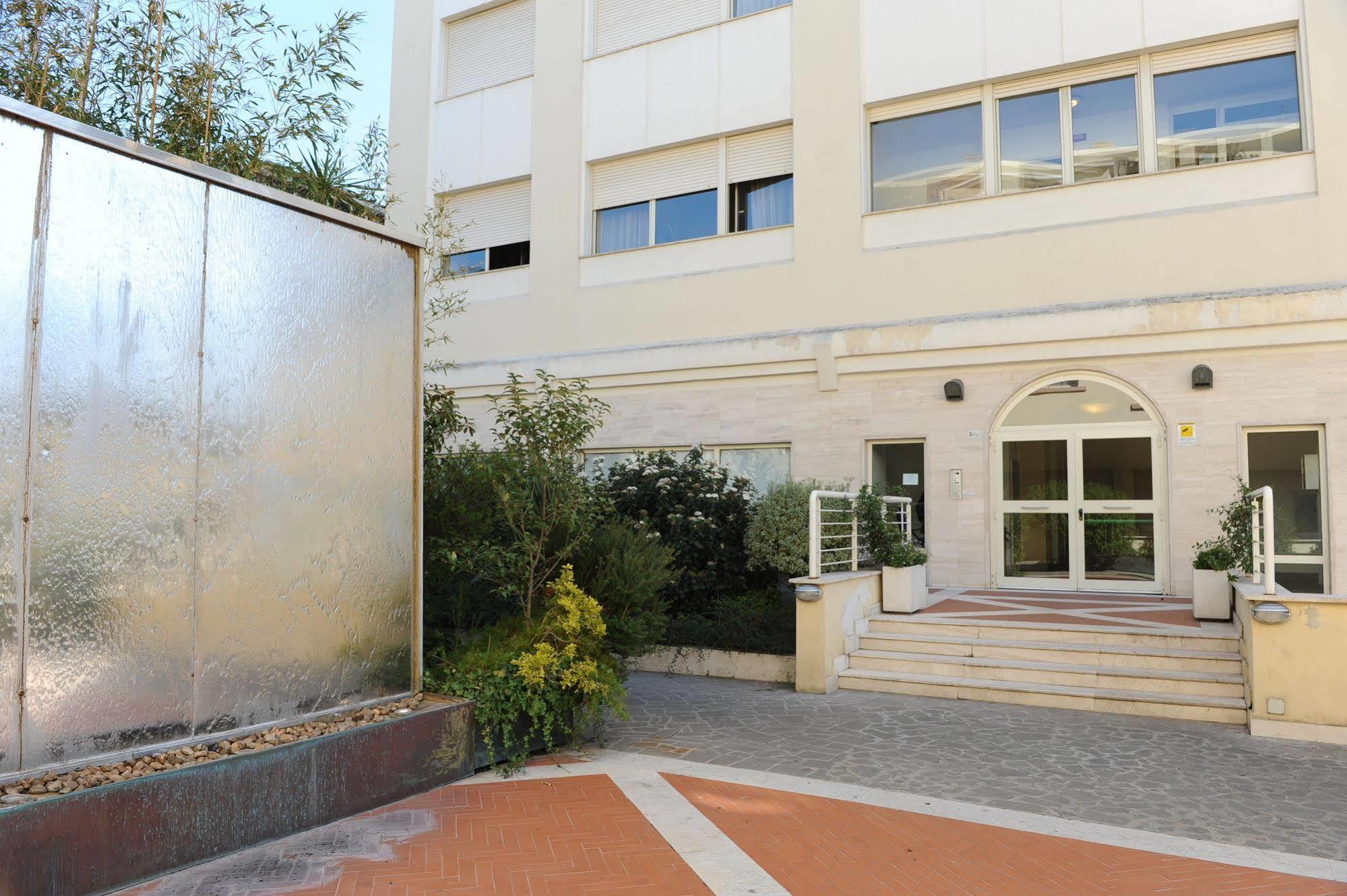 Lux Appartamenti Rome Exterior photo